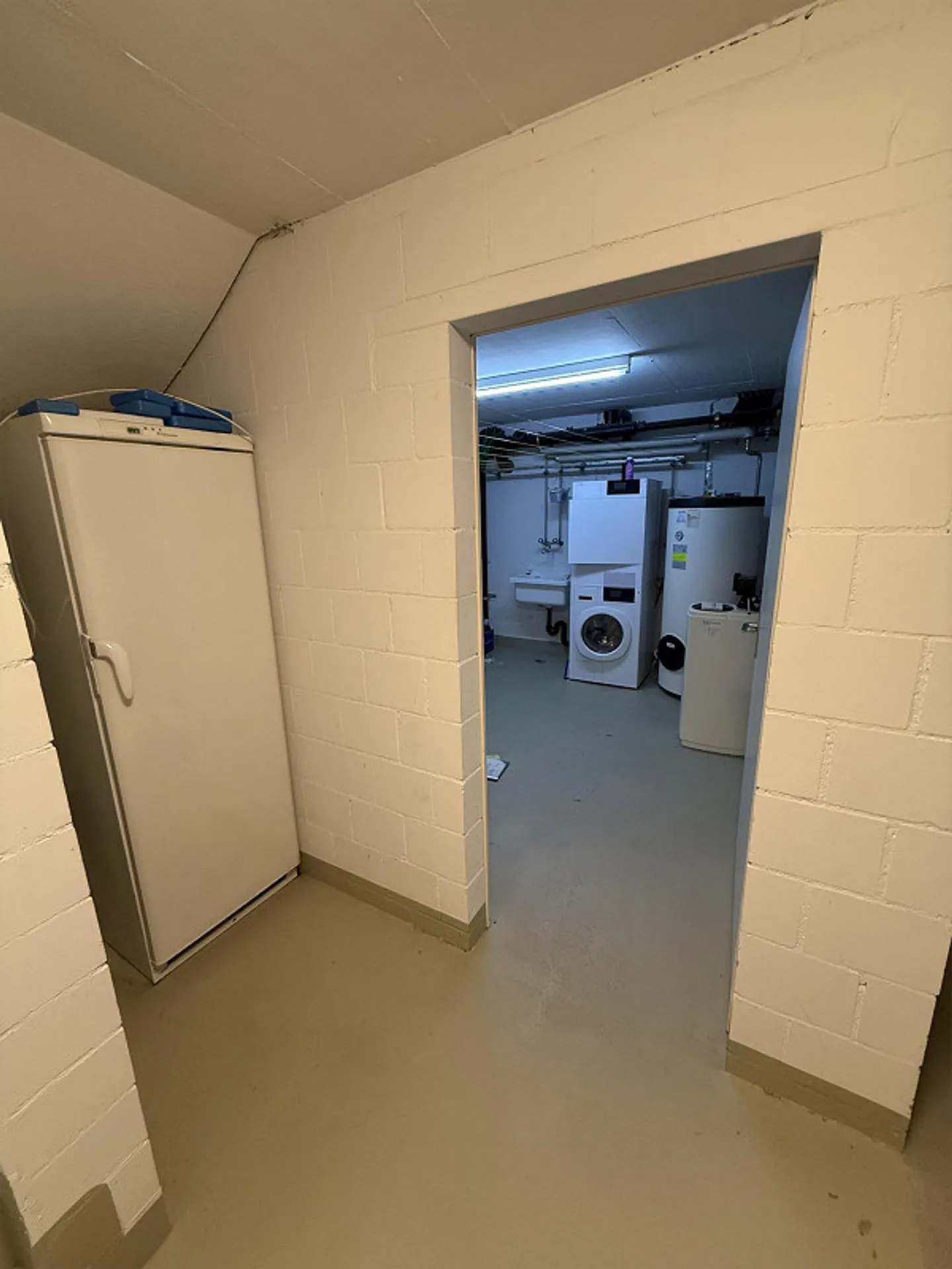 Ampia casa unifamiliare di 7,5 stanze in una posizione tranquilla a Tägerig - Foto 13 di 18