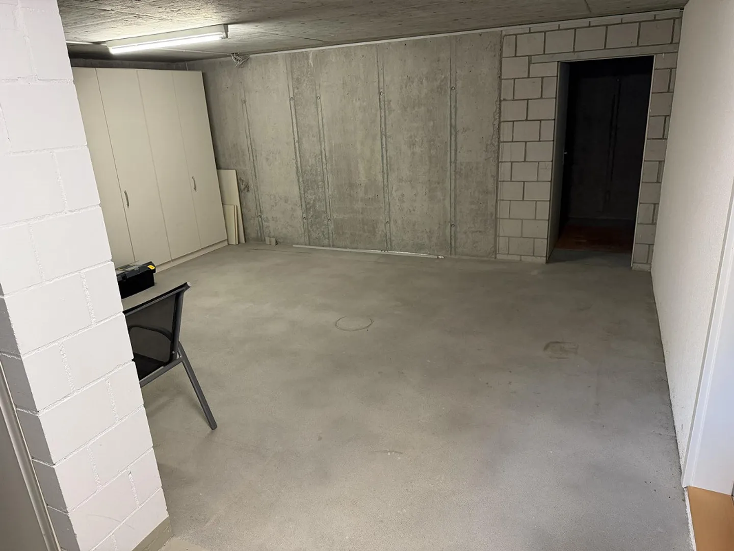 Ampia casa unifamiliare di 7,5 stanze in una posizione tranquilla a Tägerig - Foto 14 di 18