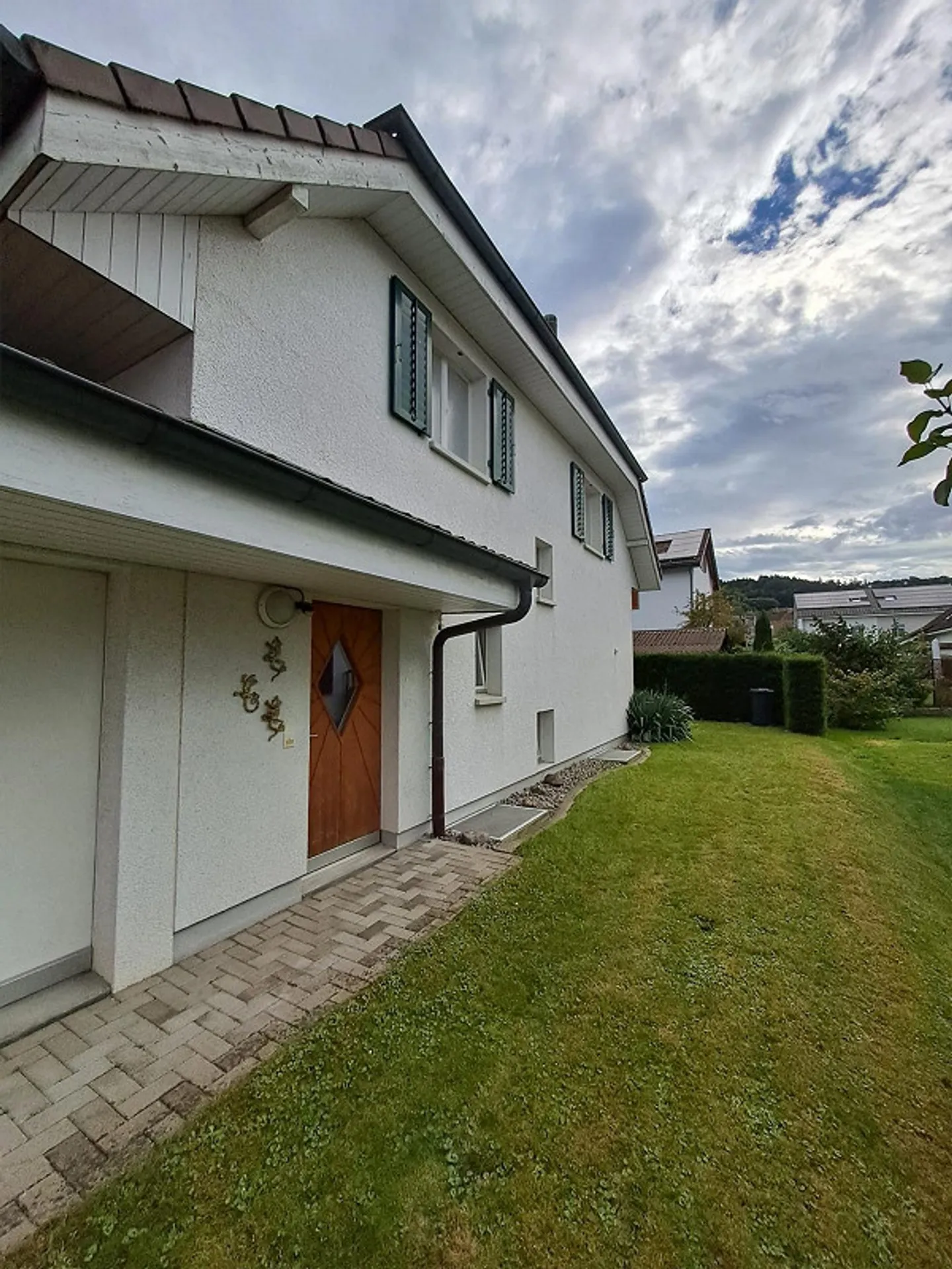 Ampia casa unifamiliare di 7,5 stanze in una posizione tranquilla a Tägerig - Foto 16 di 18