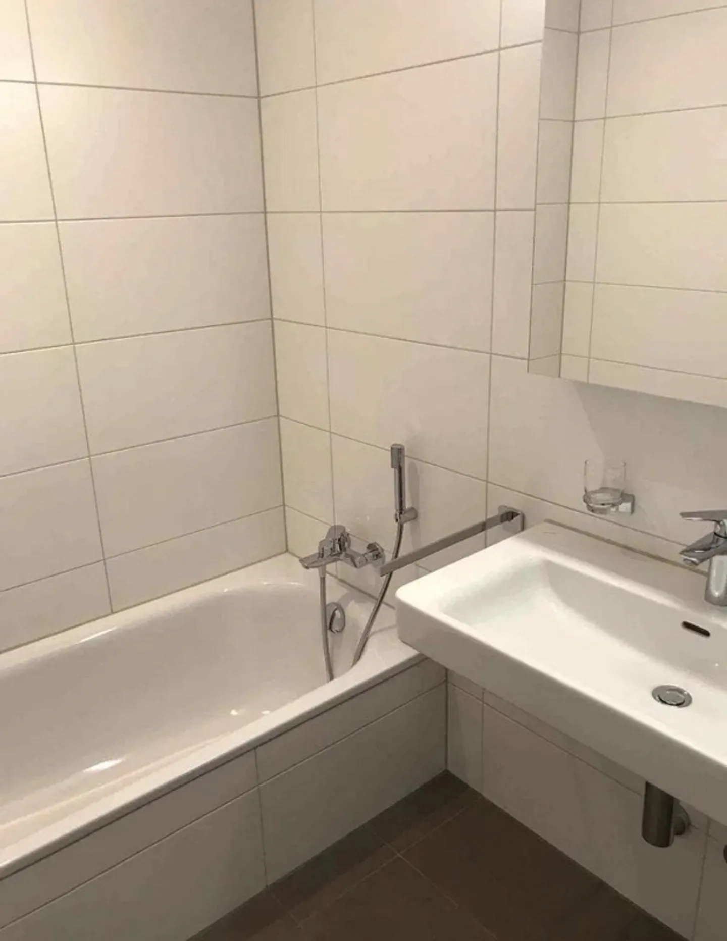 Appartement moderne de 3,5 pièces à Rothenburg - Photo 8 sur 10
