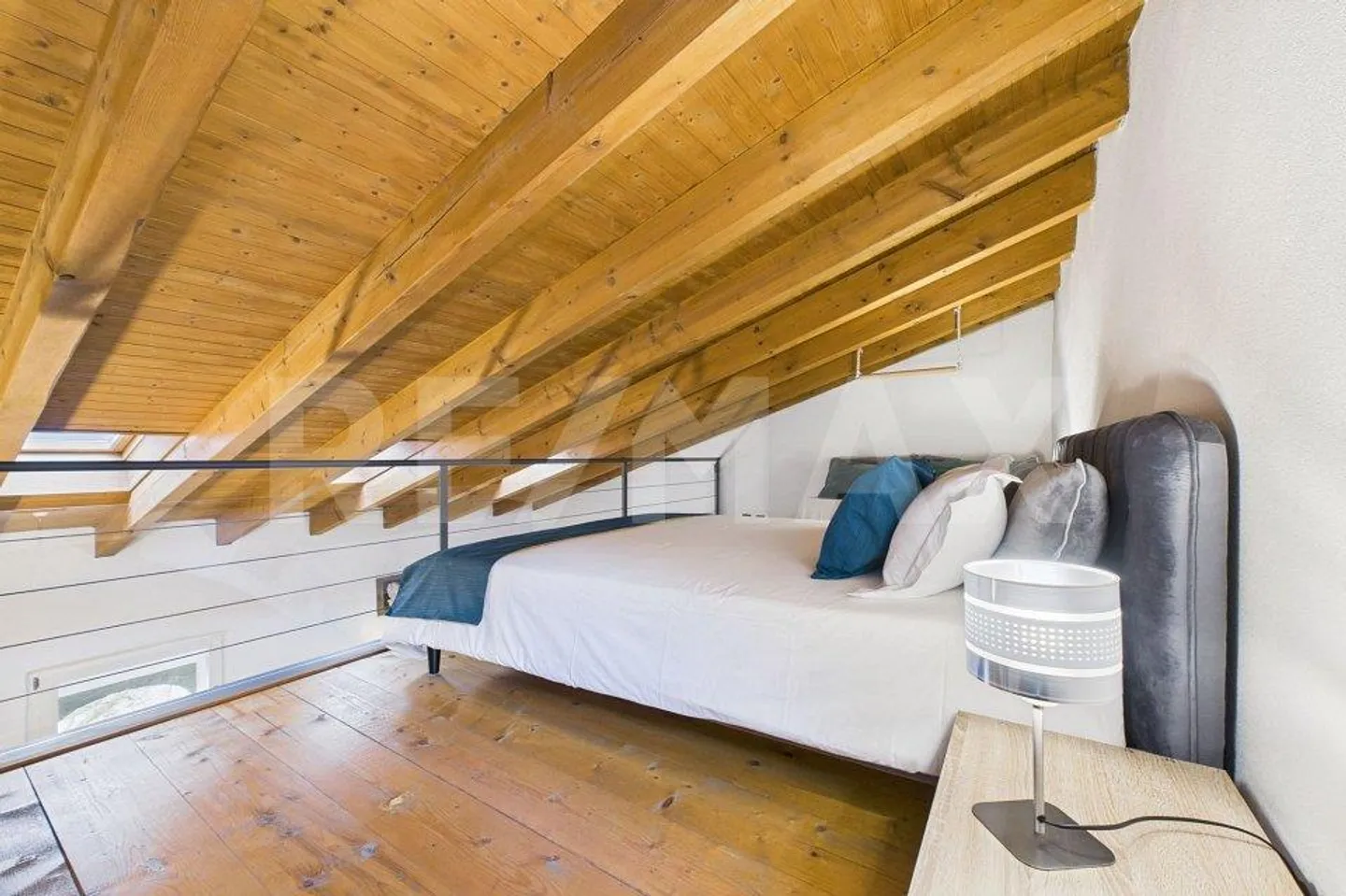 Appartement meublé de 1½ pièces avec mezzanine et vue sur le lac - Photo 11 sur 13