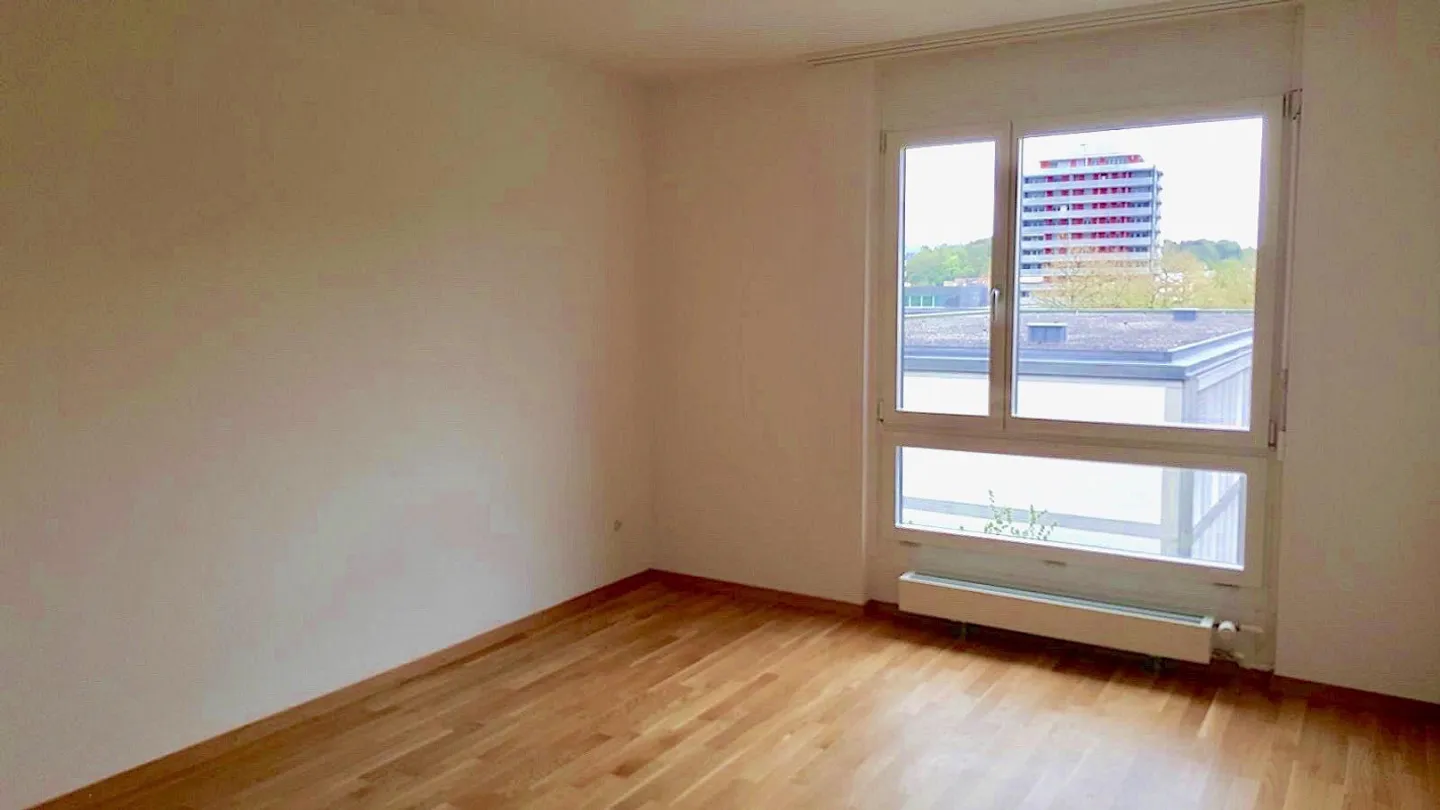 Moderne 4.5 Zimmer Wohnung mit Balkon - Foto 7 von 10