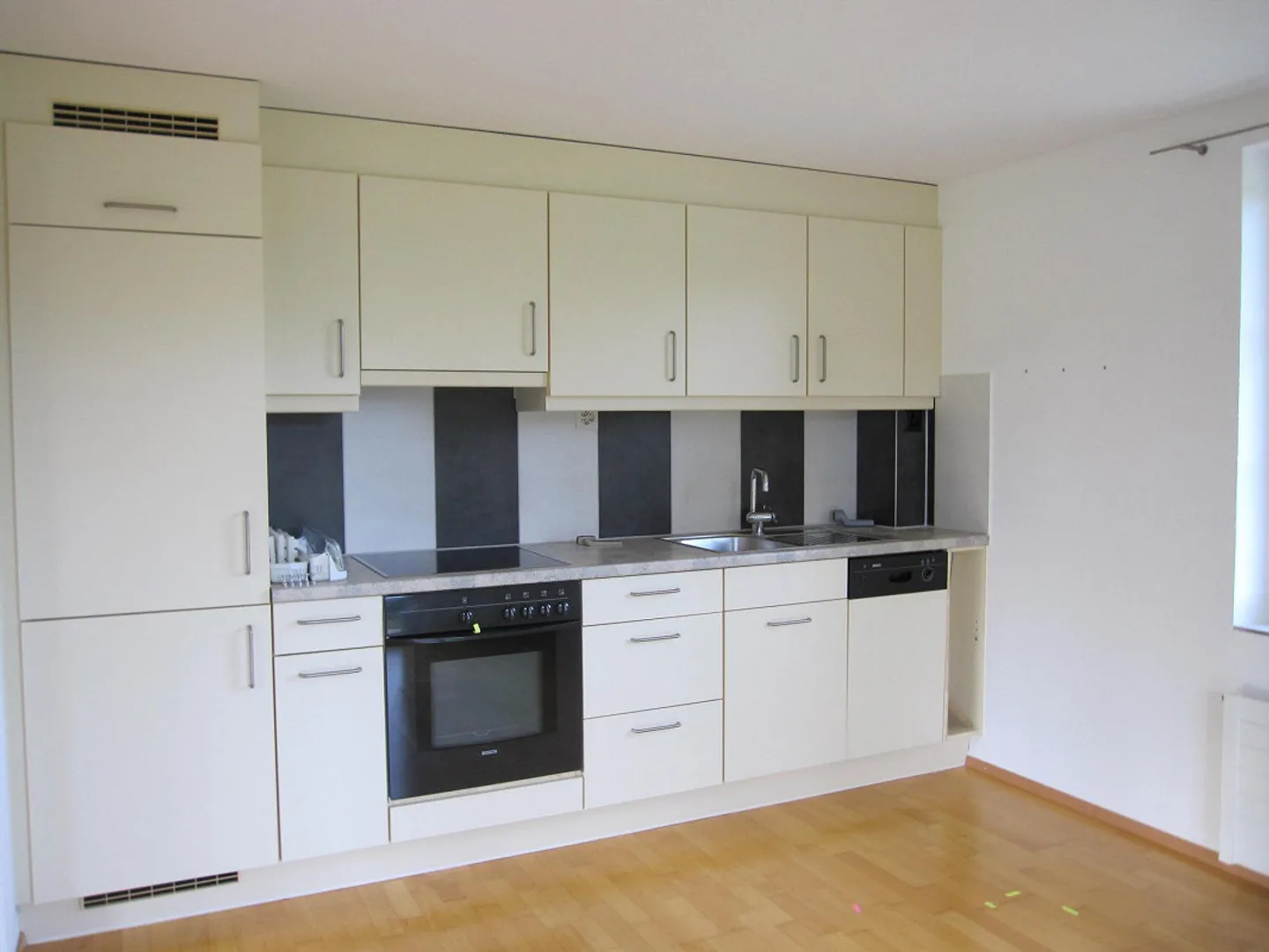 Appartamento 2 1/2 locali con balcone in un contesto rurale non edificabile - Foto 5 di 14