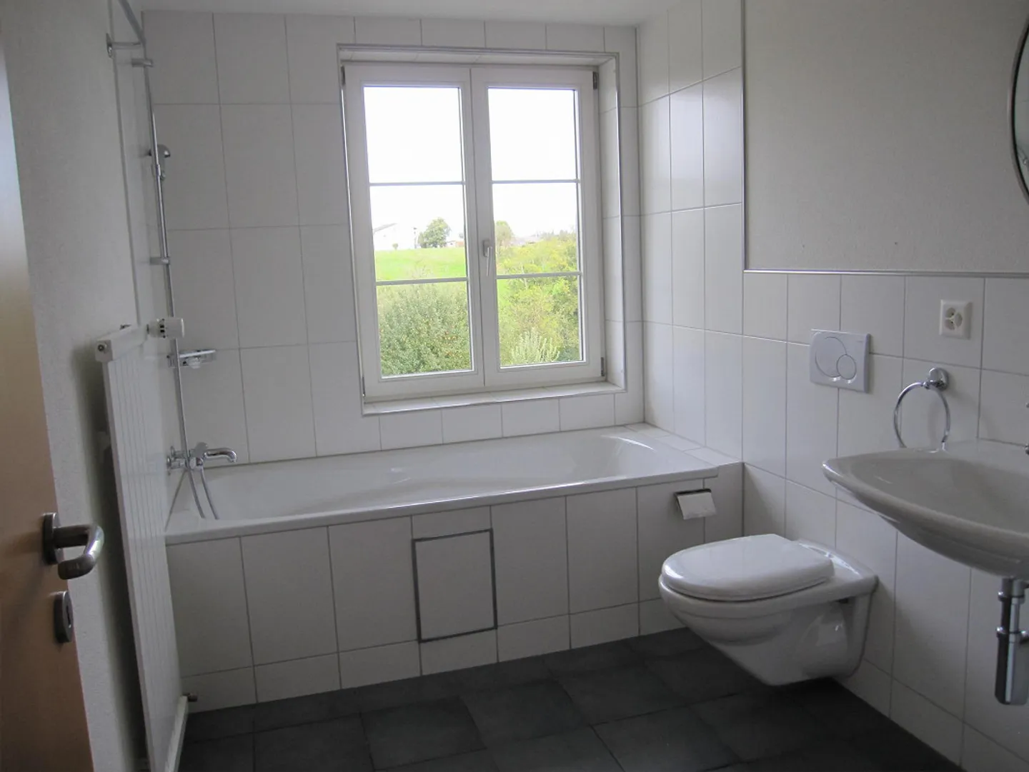 Appartamento 2 1/2 locali con balcone in un contesto rurale non edificabile - Foto 13 di 14