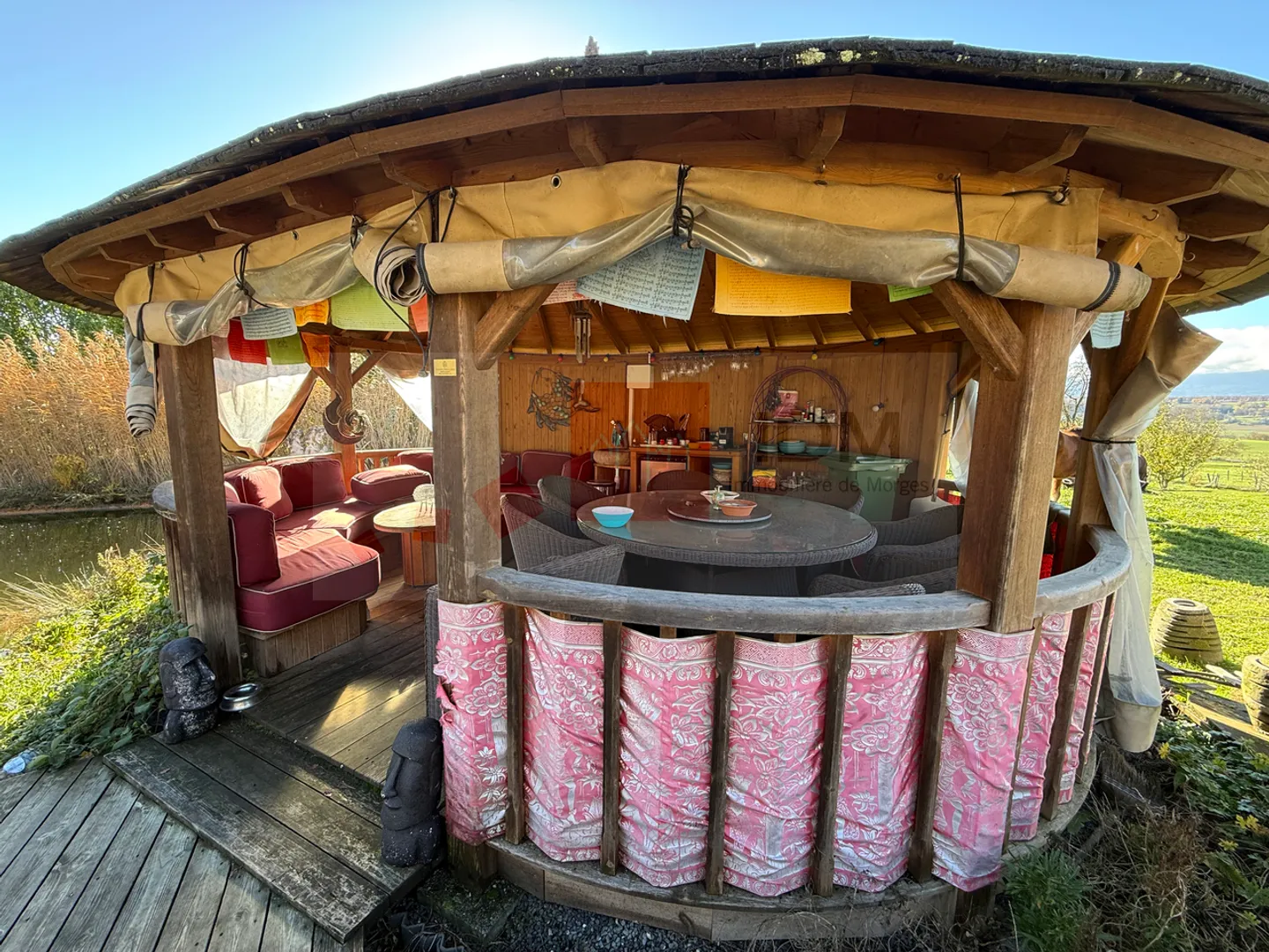 Magnifique propriété de 10,5 pièces, offrant un agréable cadre de vie  - Photo 5 sur 5