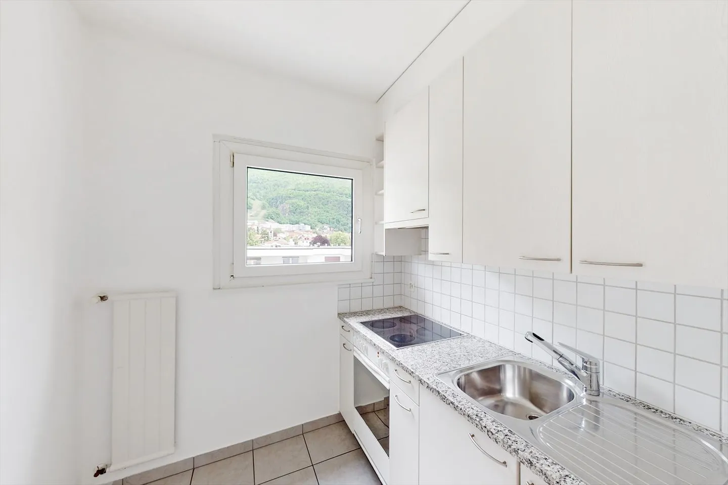 Practical 3.5 rooms with a view - Photo 8 of 11