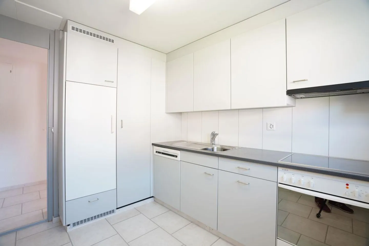 Appartement lumineux et confortable de 2,5 pièces avec balcon - Photo 4 sur 12