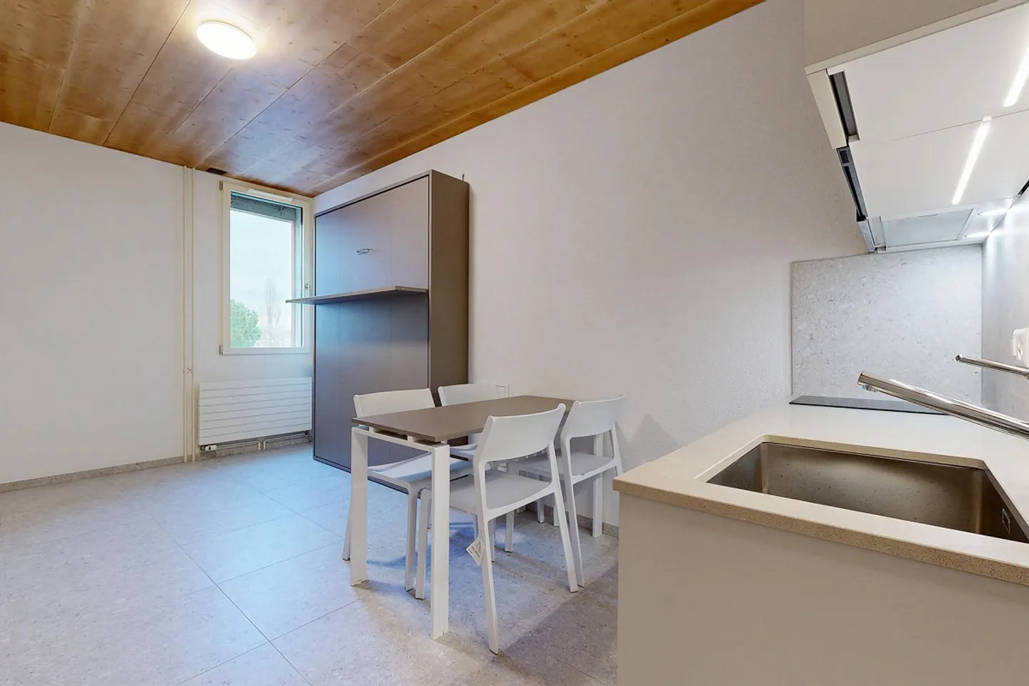 Un monolocale arredato - Buono TL di CHF 300.00 offerto! - Foto 1 di 7