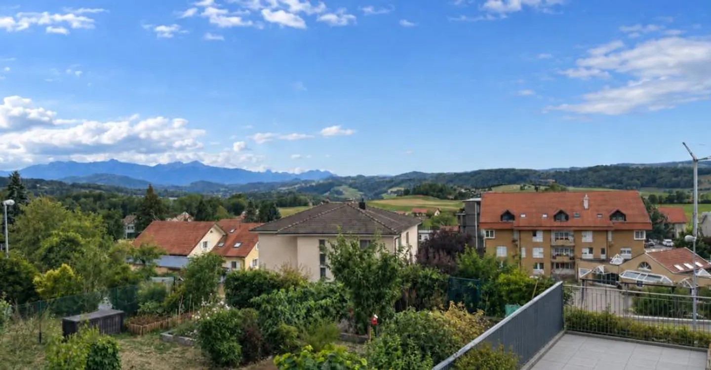 Reihenhaus mit 5,5 Zimmern - Foto 1 von 11