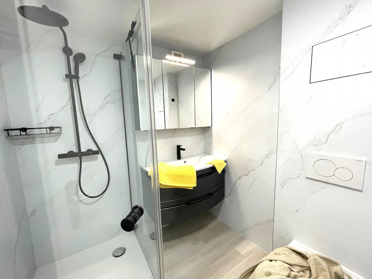 Comfortable, antique maisonette apartment in the heart of Altstätten - Photo 12 of 27