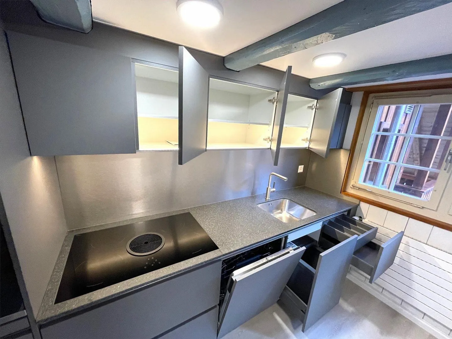 Comfortable, antique maisonette apartment in the heart of Altstätten - Photo 8 of 27