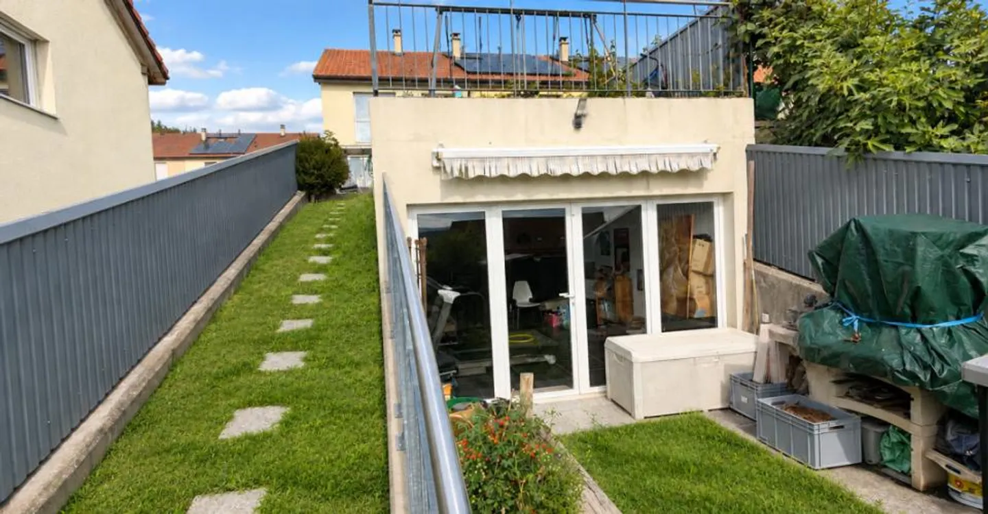 Reihenhaus mit 5,5 Zimmern - Foto 3 von 11