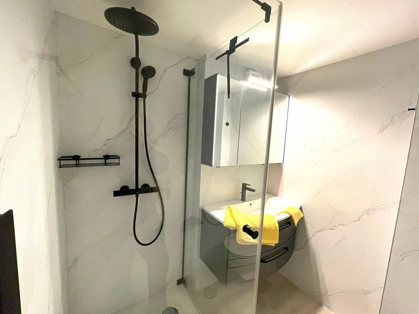 Comfortable, antique maisonette apartment in the heart of Altstätten - Photo 14 of 27