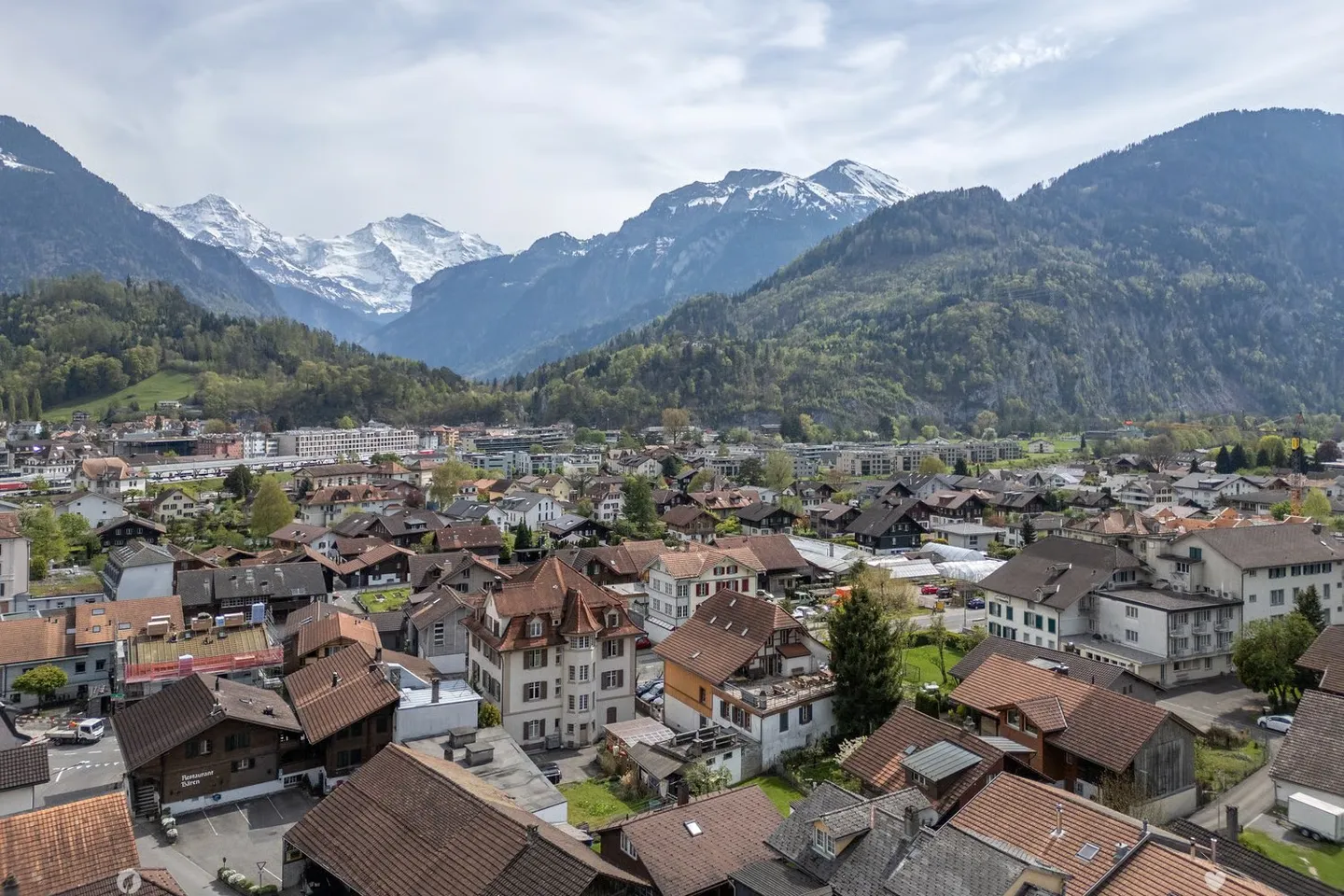 Attractive practice, commercial, office or residential unit in the heart of Unterseen - Photo 3 of 13