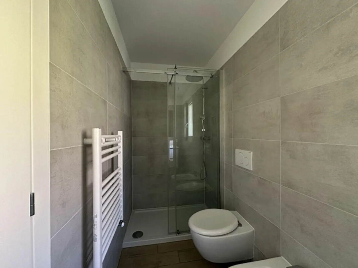 Appartement moderne et lumineux de 3,5 pièces au dernier étage - Photo 10 sur 12