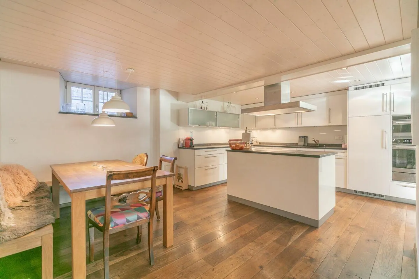 7.5-Room Single-Family House with Surroundings - Photo 6 of 16