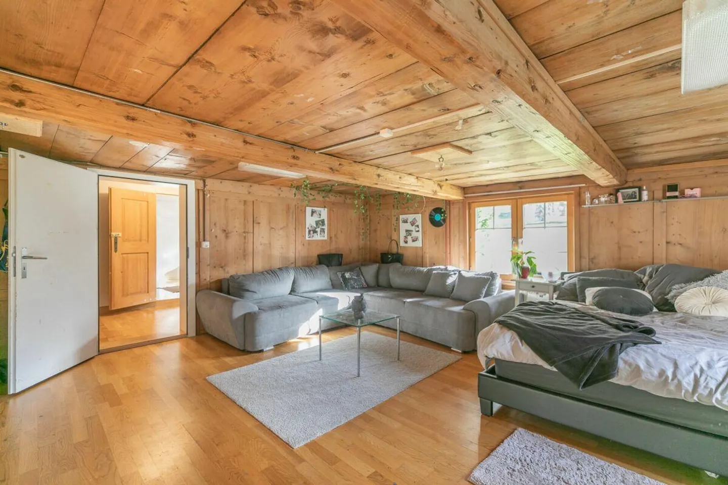 7.5-Room Single-Family House with Surroundings - Photo 9 of 16