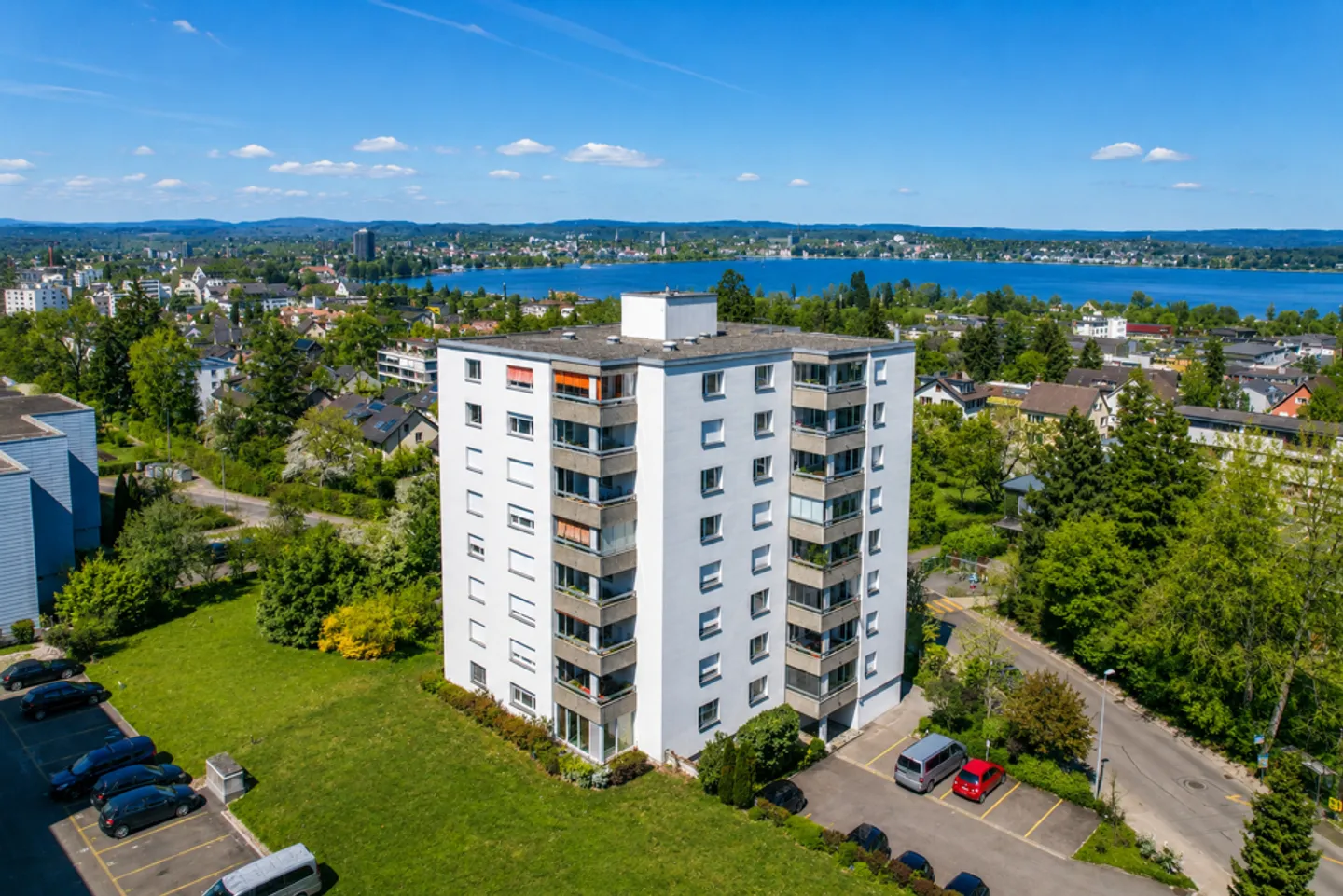 Above the rooftops of Kreuzlingen with unobstructed lake view - Photo 2 of 7