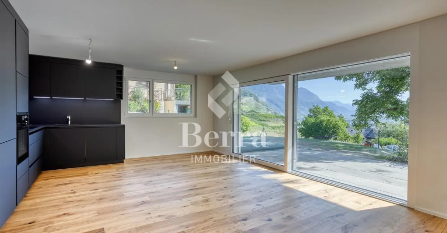 4.5 rooms on garden level! - Photo 2 of 10