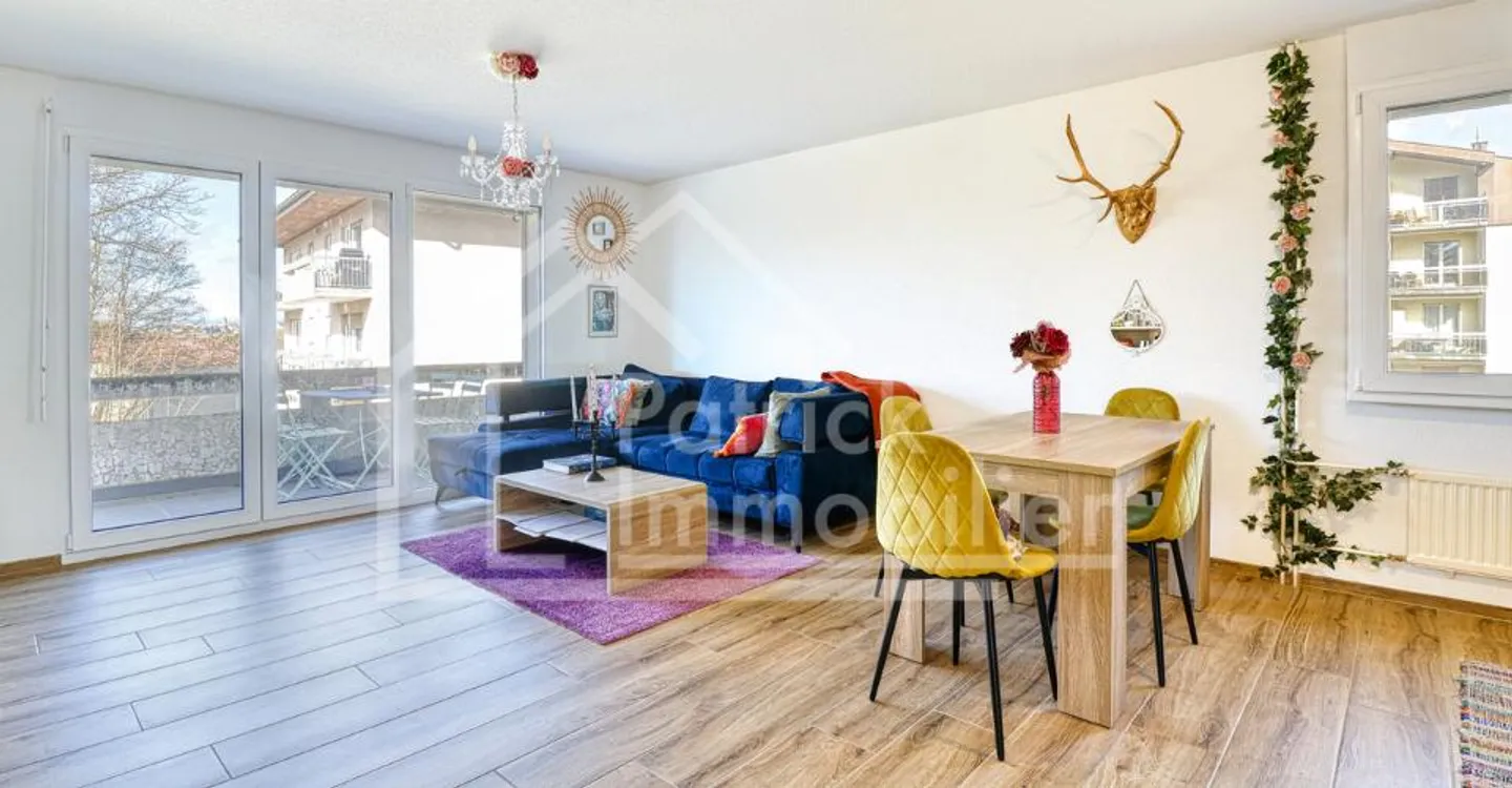 Charming 2.5-room apartment on the 1st floor with balcony - Photo 1 of 11