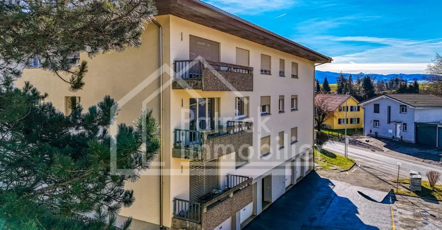 Charming 2.5-room apartment on the 1st floor with balcony - Photo 9 of 11