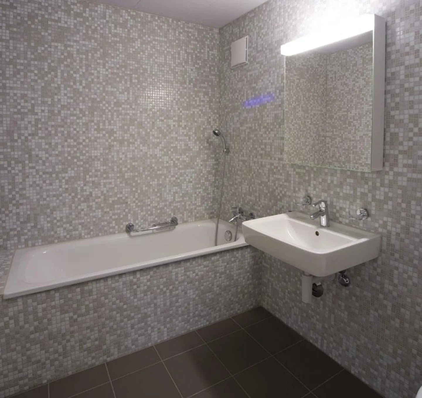 Moderne Wohnung mit Loggia - Foto 3 von 4