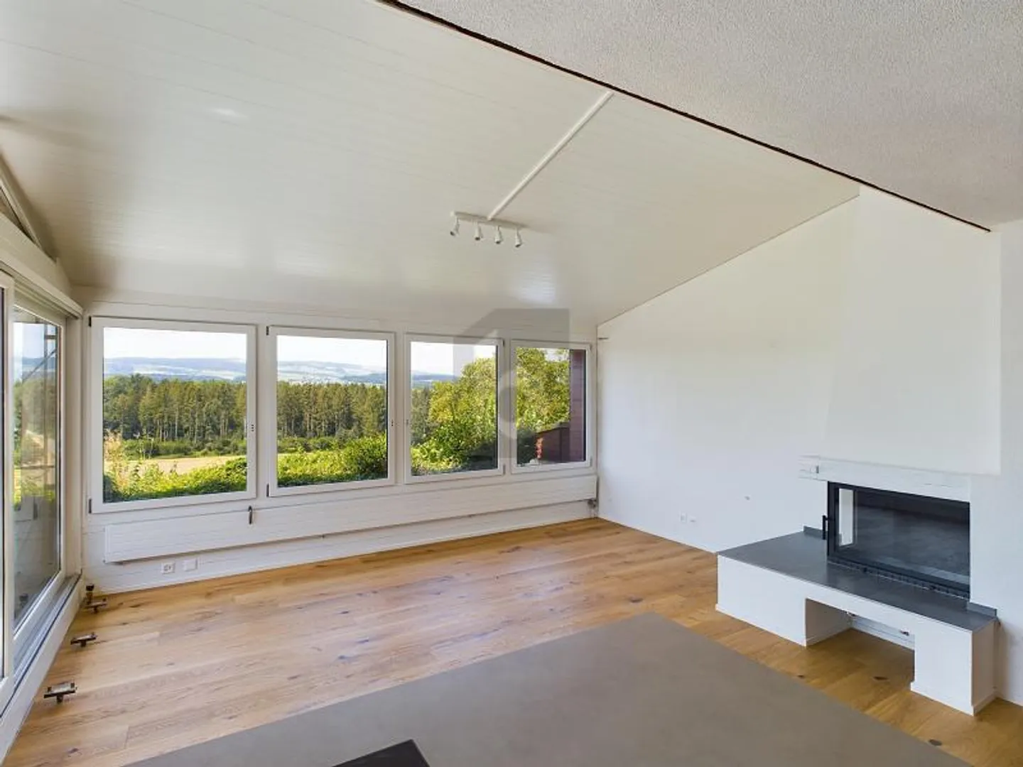 NEUWERTIG, MIT WUNDERSCHÖNER FERNSICHT - Foto 4 von 6