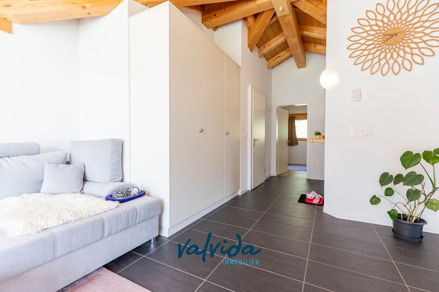 Modernes Mehrfamilienhaus in Steg - Foto 8 von 14
