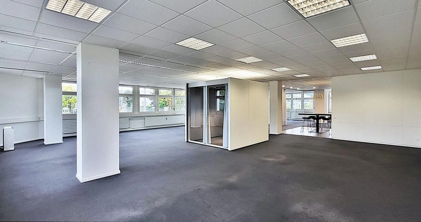 Spazi commerciali/uffici entusiasmanti e climatizzati a Urdorf! - Foto 3 di 13