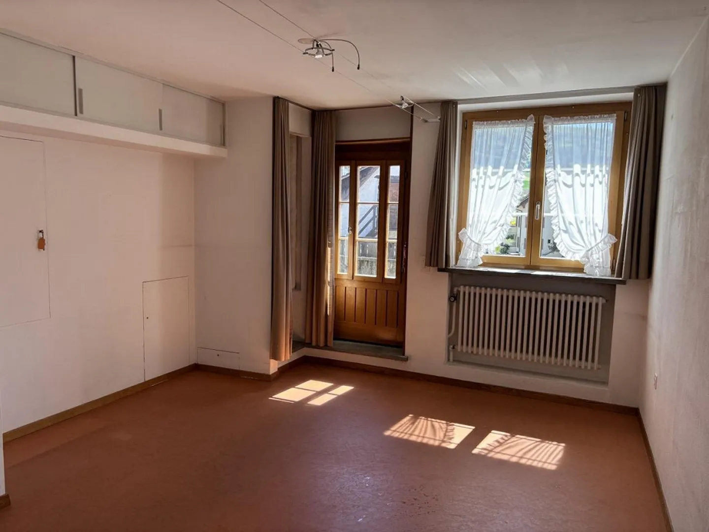 6 Room House Section for Sale in Oberweningen - Photo 8 of 13