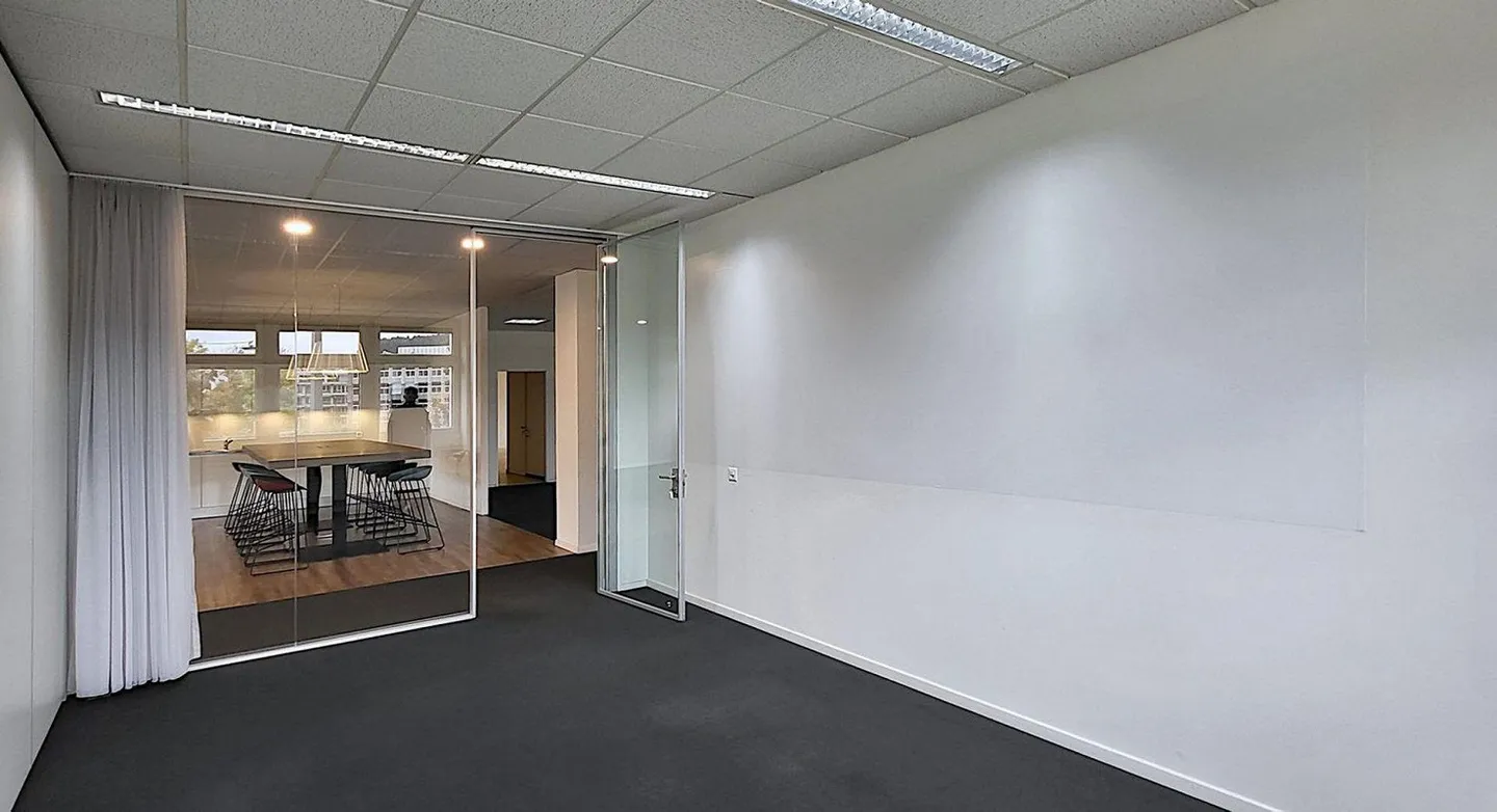 Spazi commerciali/uffici entusiasmanti e climatizzati a Urdorf! - Foto 8 di 13