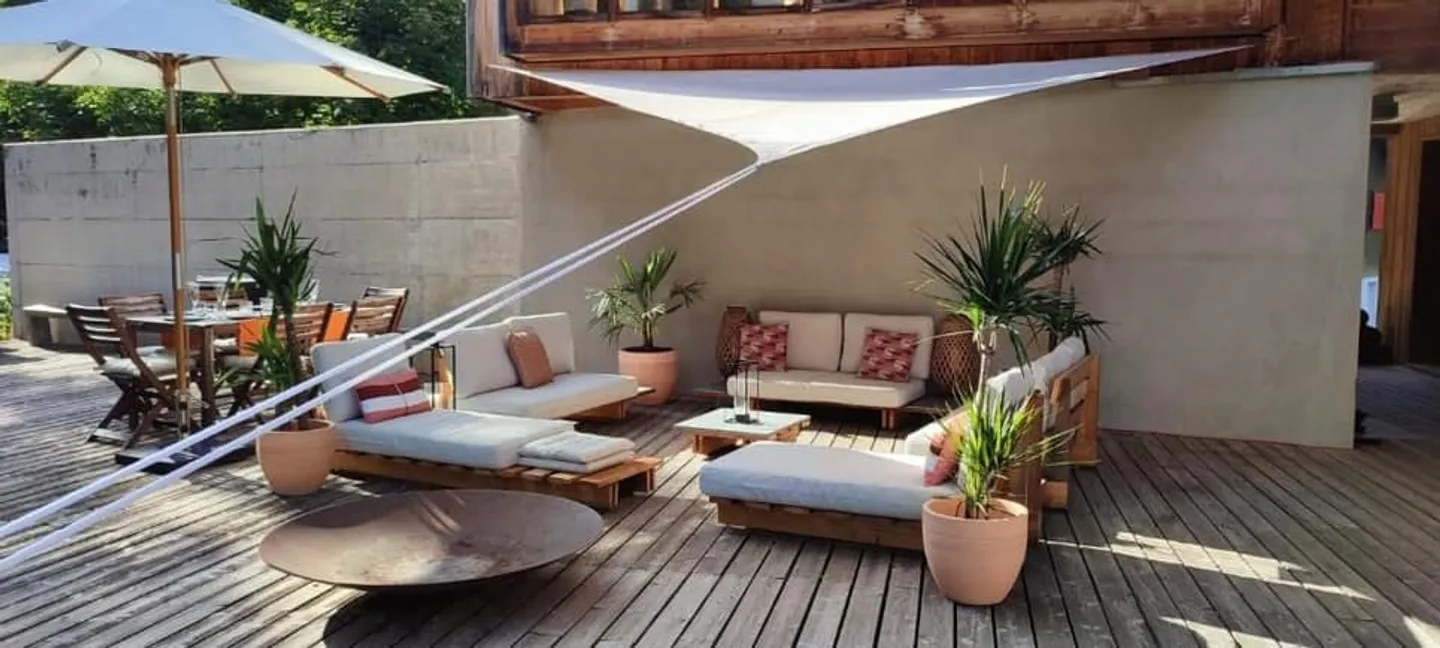 Magnificent architect-designed villa furnished with 3 bedrooms on the edge of the forest in Saint-C - Photo 2 of 13