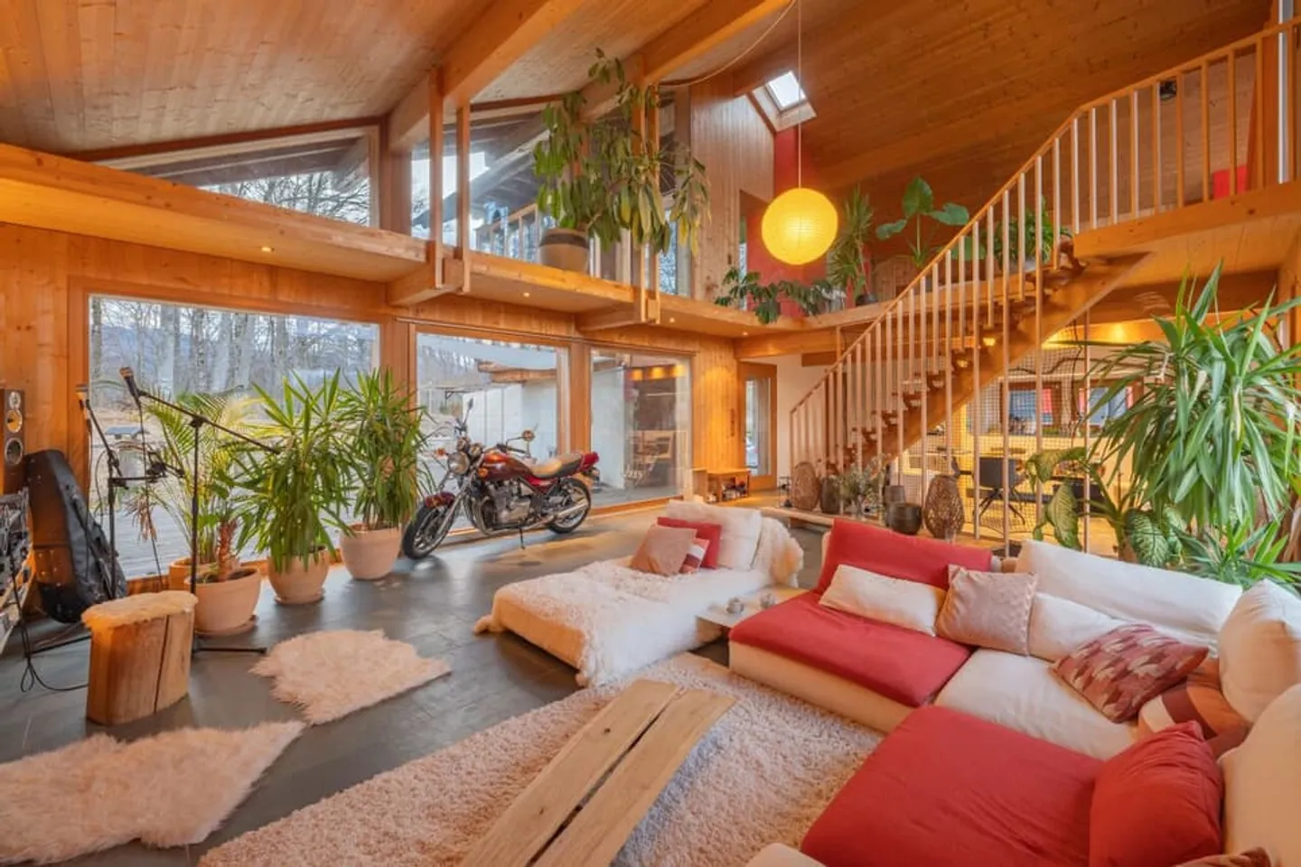 Magnificent architect-designed villa furnished with 3 bedrooms on the edge of the forest in Saint-C - Photo 3 of 13