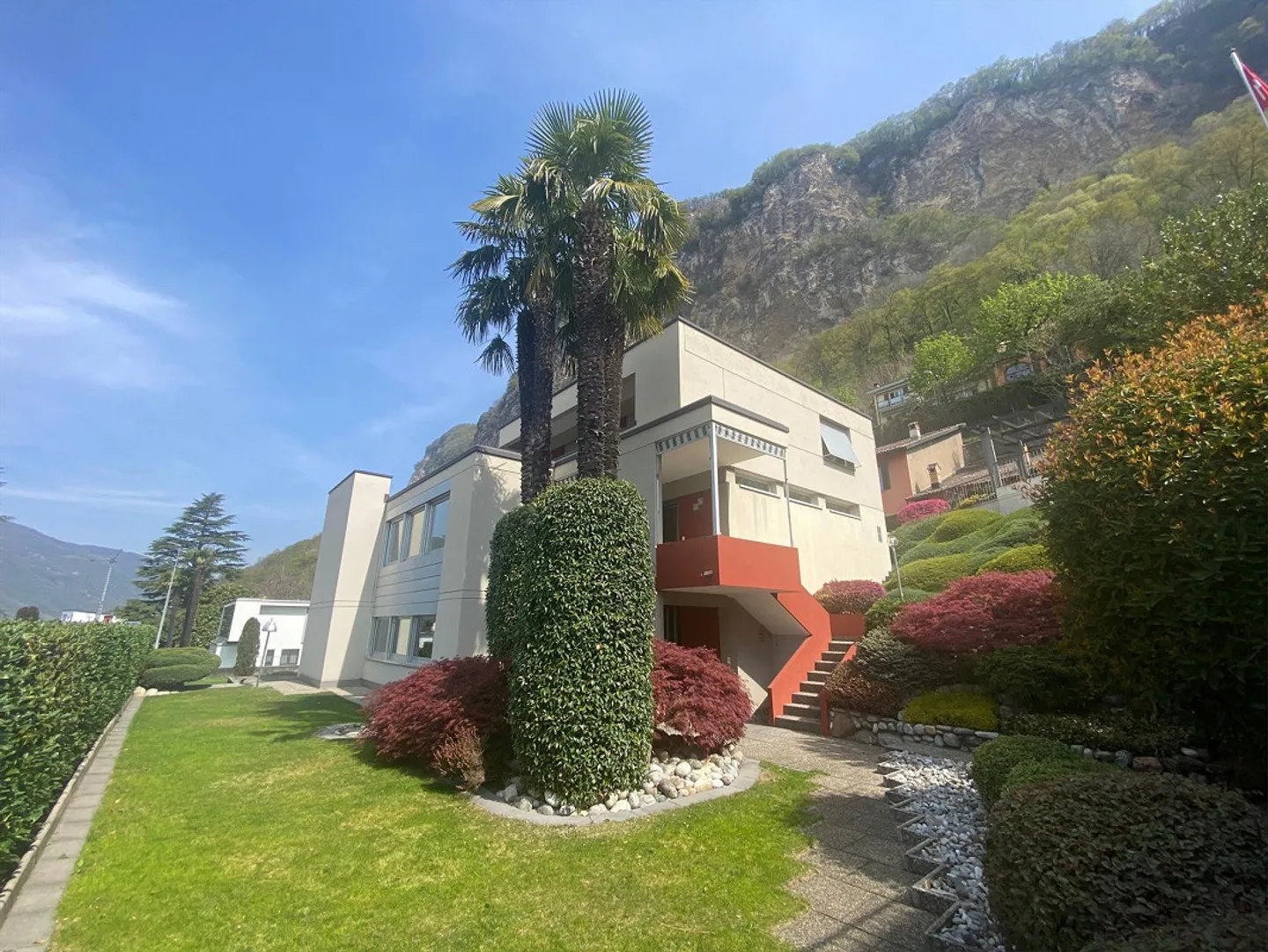 Mendrisio, Villa con ampio giardino - Foto 2 di 18