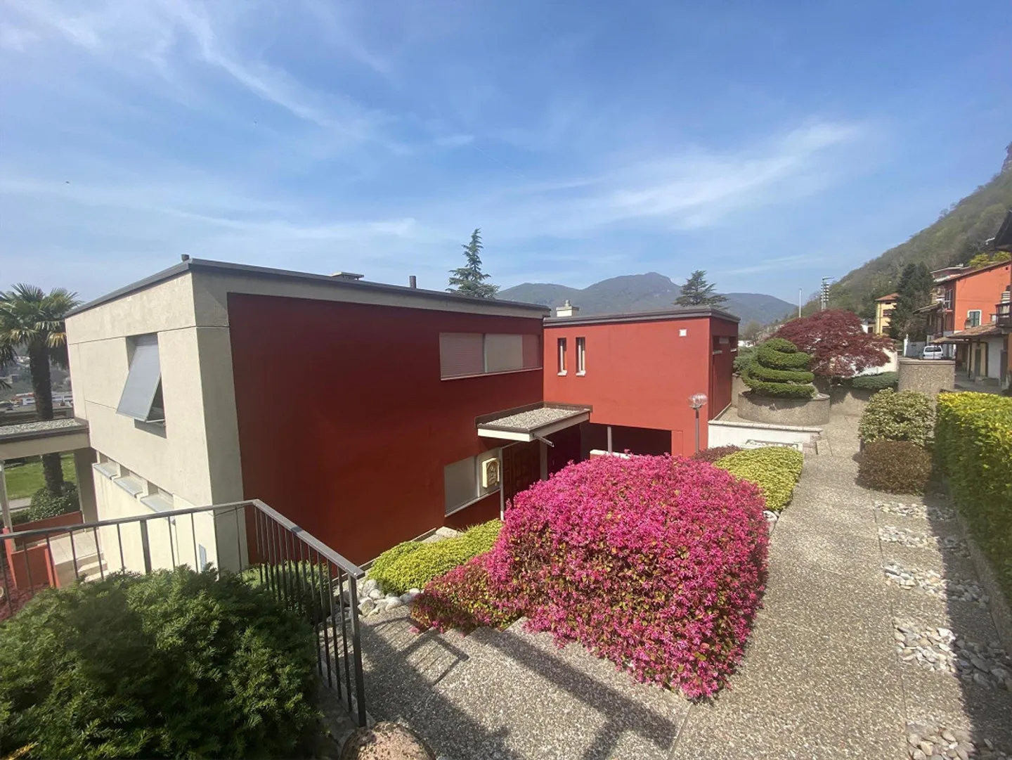 Mendrisio, Villa con ampio giardino - Foto 4 di 18