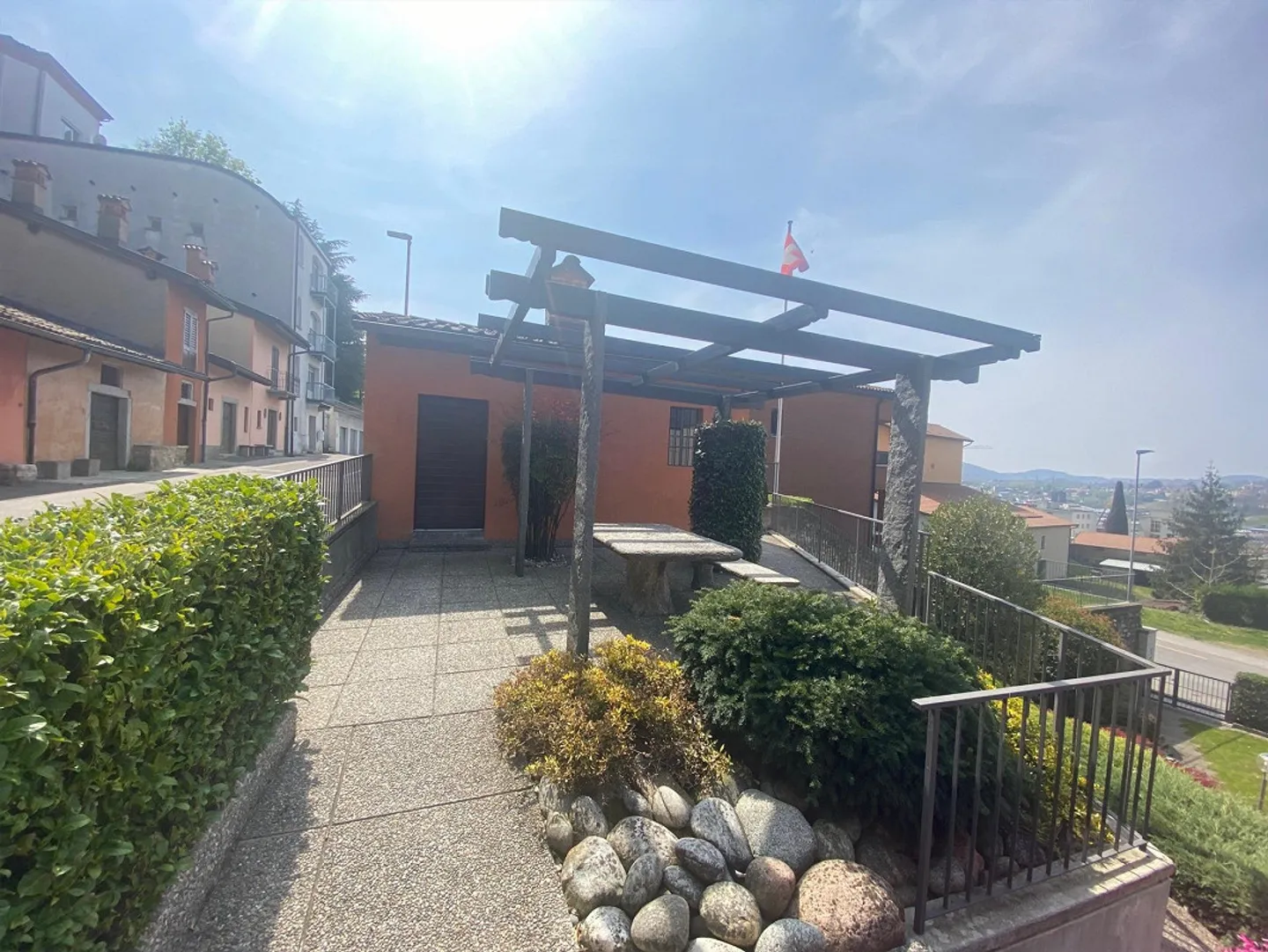 Mendrisio, Villa con ampio giardino - Foto 5 di 18