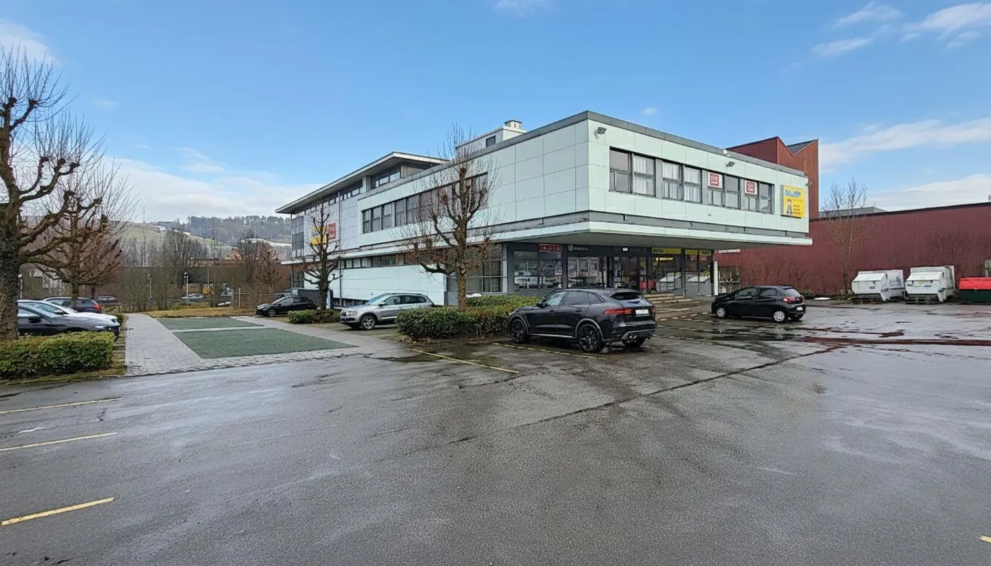 Spazio commerciale attraente in un quartiere emozionante - Foto 1 di 9