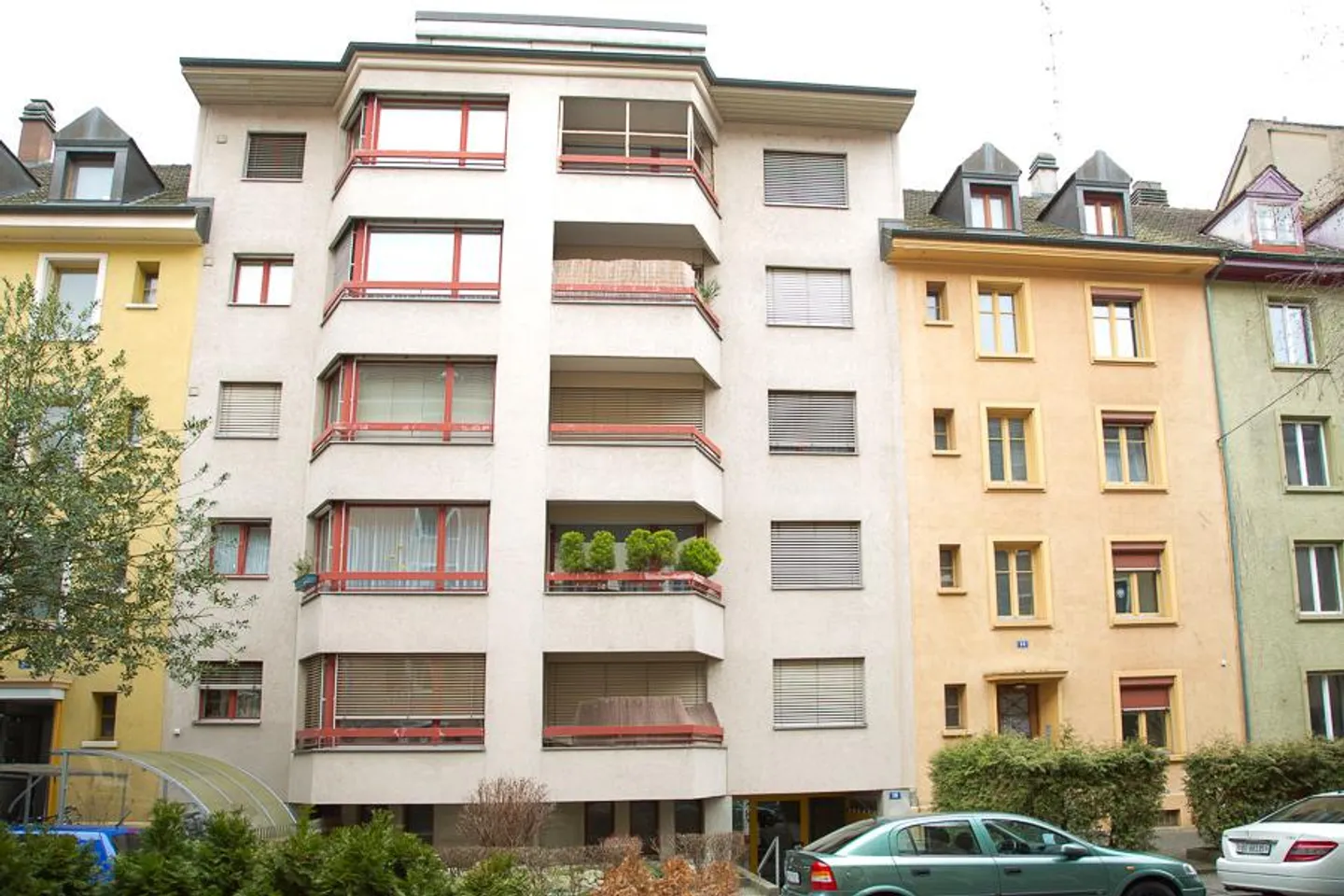 Appartement 3,5 pièces dans une rue latérale calme - Photo 1 sur 8