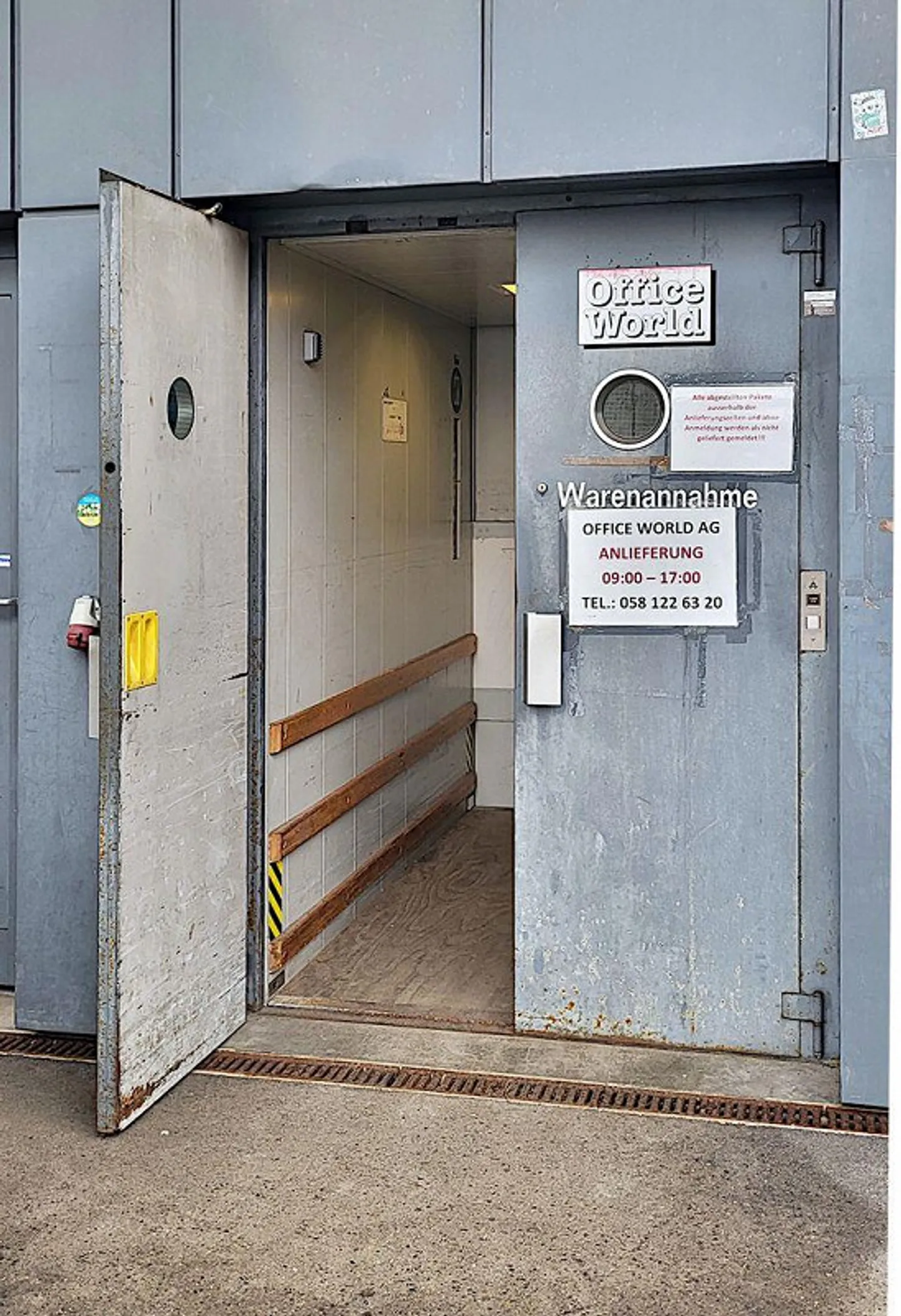 Spazio commerciale attraente in un quartiere emozionante - Foto 8 di 9