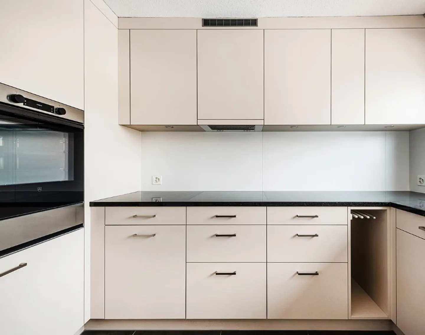 Charming 2.5-Room Apartment - Photo 4 of 6