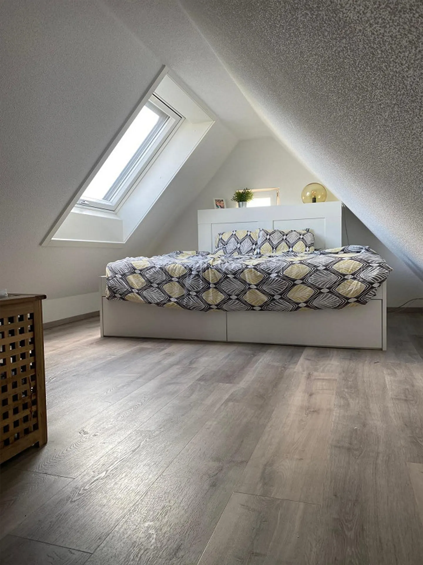 Exclusive 3.5-room maisonette apartment with lift access and private anteroom - Photo 2 of 18