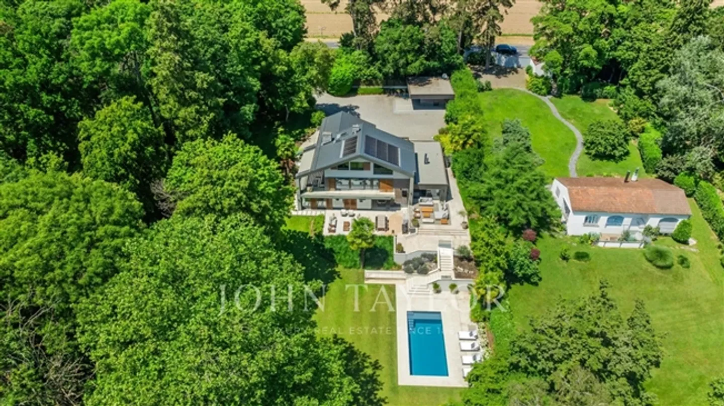 Extraordinary Villa for Sale in Saint-Prex - Photo 2 of 16