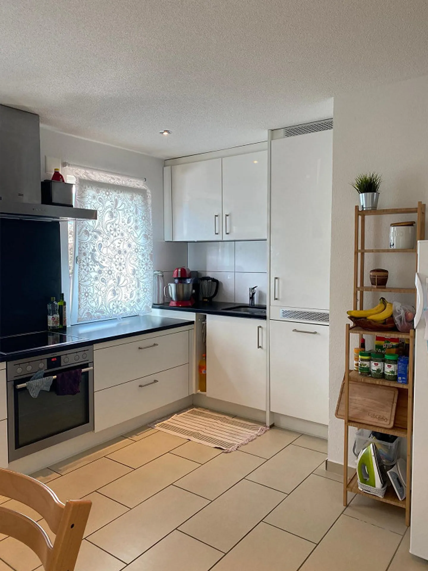 Exclusive 3.5-room maisonette apartment with lift access and private anteroom - Photo 4 of 18