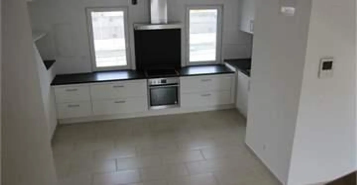Exclusive 3.5-room maisonette apartment with lift access and private anteroom - Photo 5 of 18