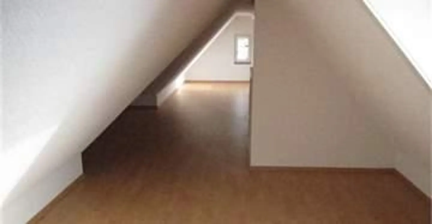 Exclusive 3.5-room maisonette apartment with lift access and private anteroom - Photo 11 of 18