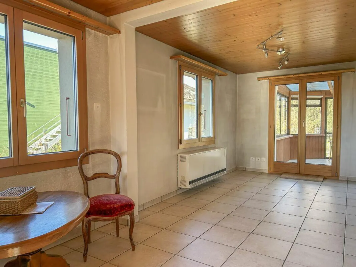 Detached Single-Family Home - Photo 5 of 12