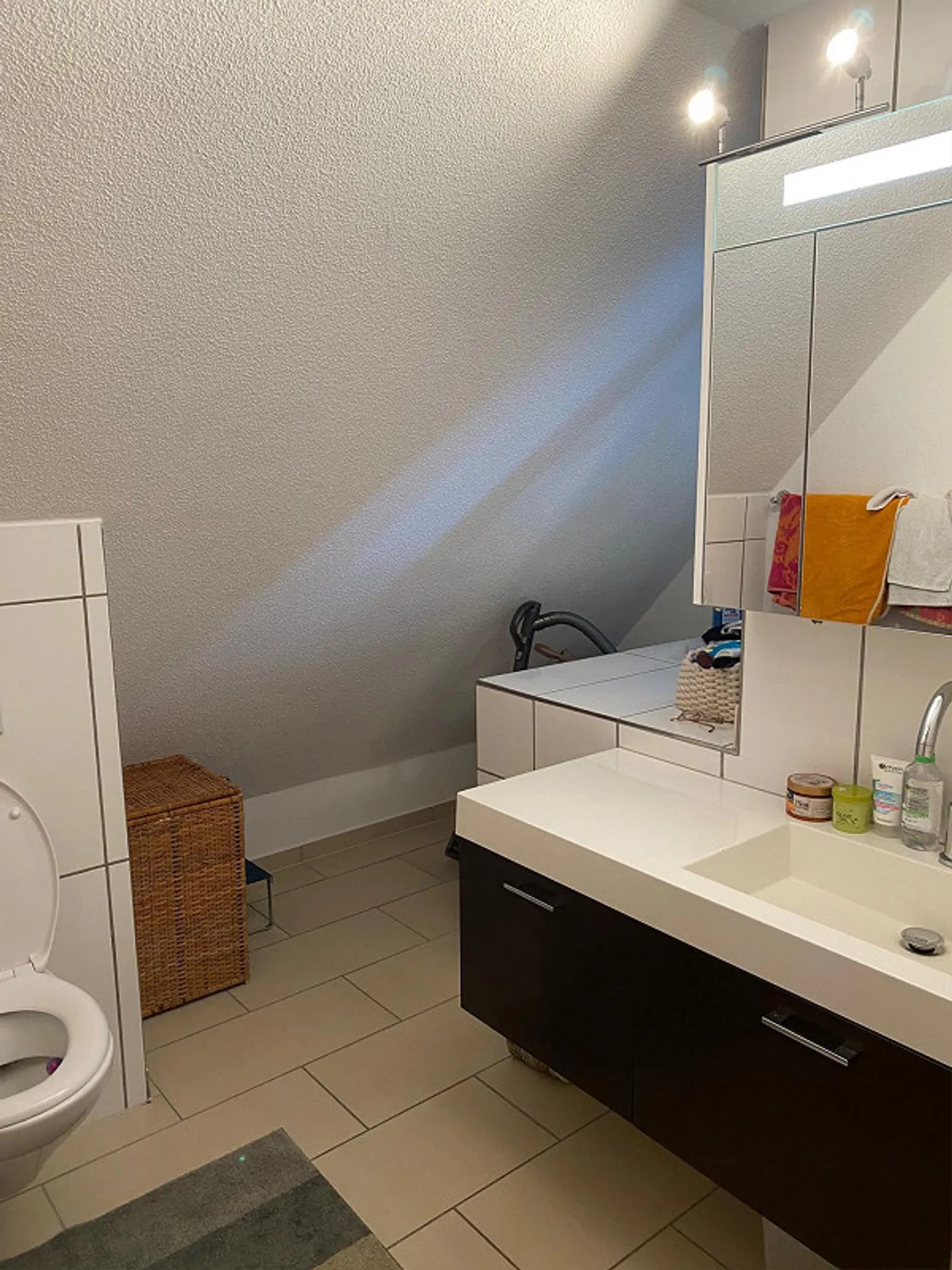Exclusive 3.5-room maisonette apartment with lift access and private anteroom - Photo 7 of 18