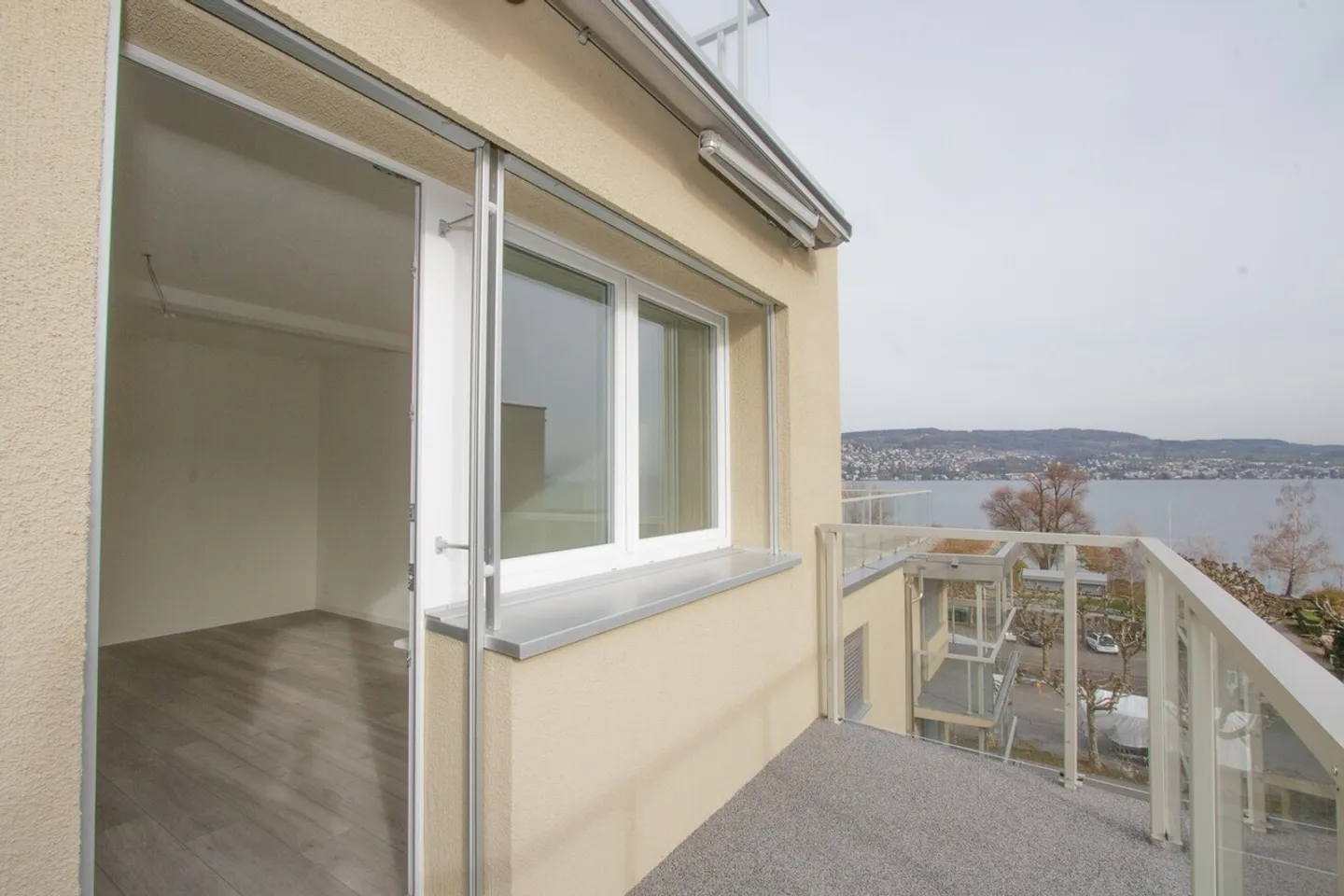 Modernes Apartment mit Seesicht - Foto 9 von 10