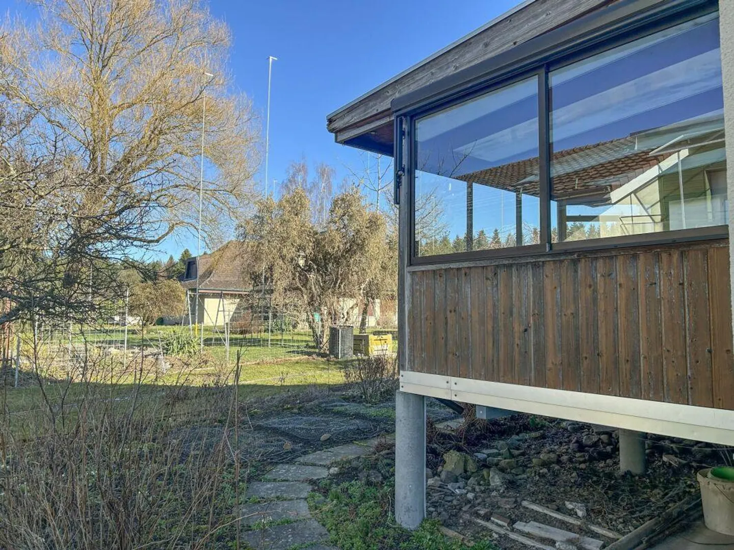 Detached Single-Family Home - Photo 10 of 12