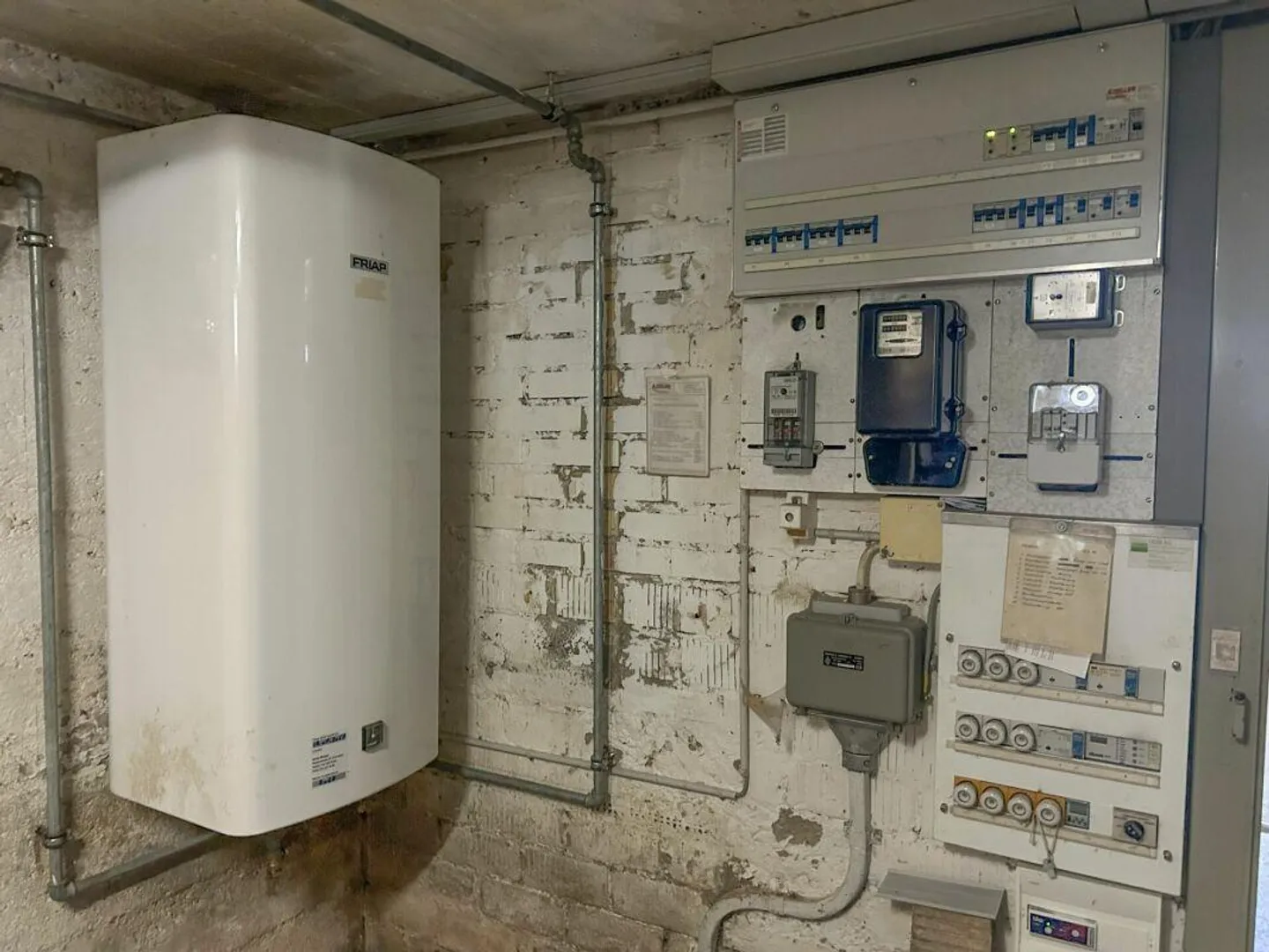 Detached Single-Family Home - Photo 11 of 12